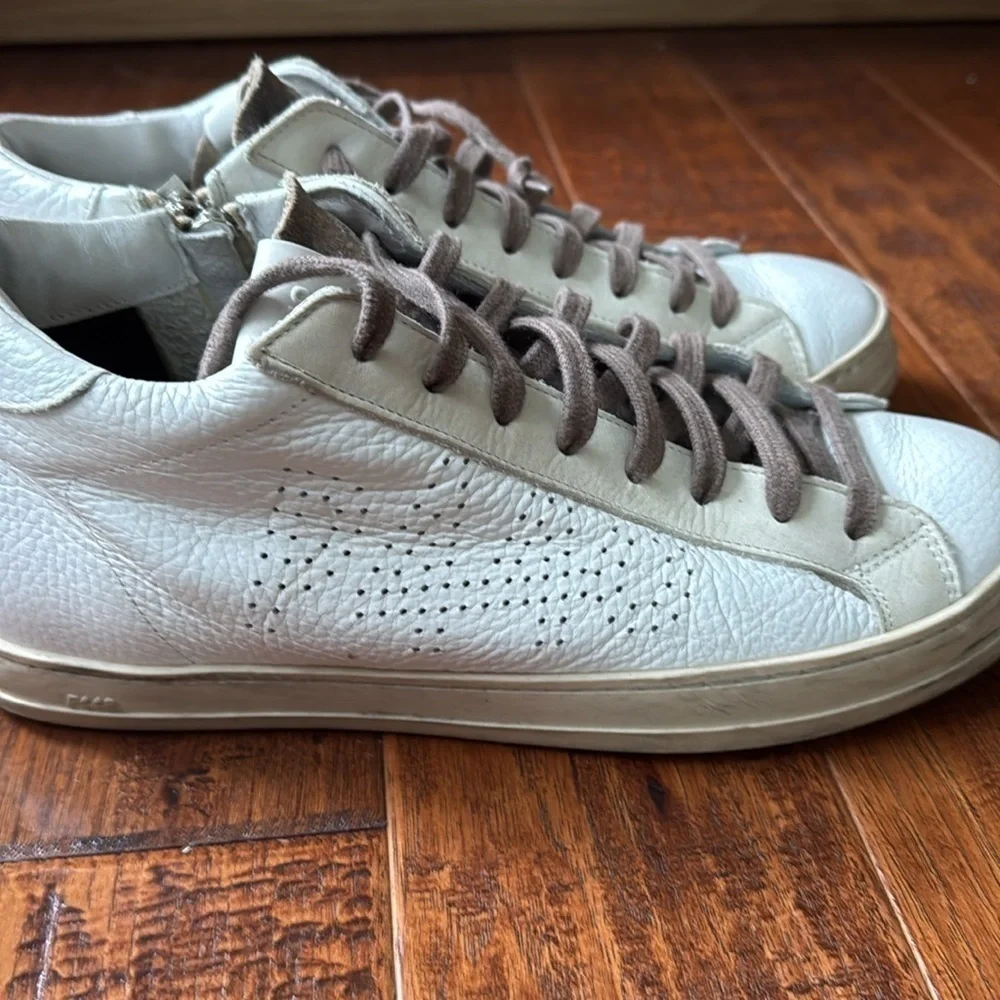 P448 Jack white and cream sneaker shoe, size 41